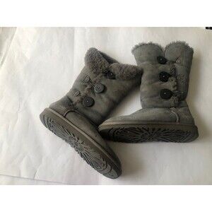 UGG Boots sz 6